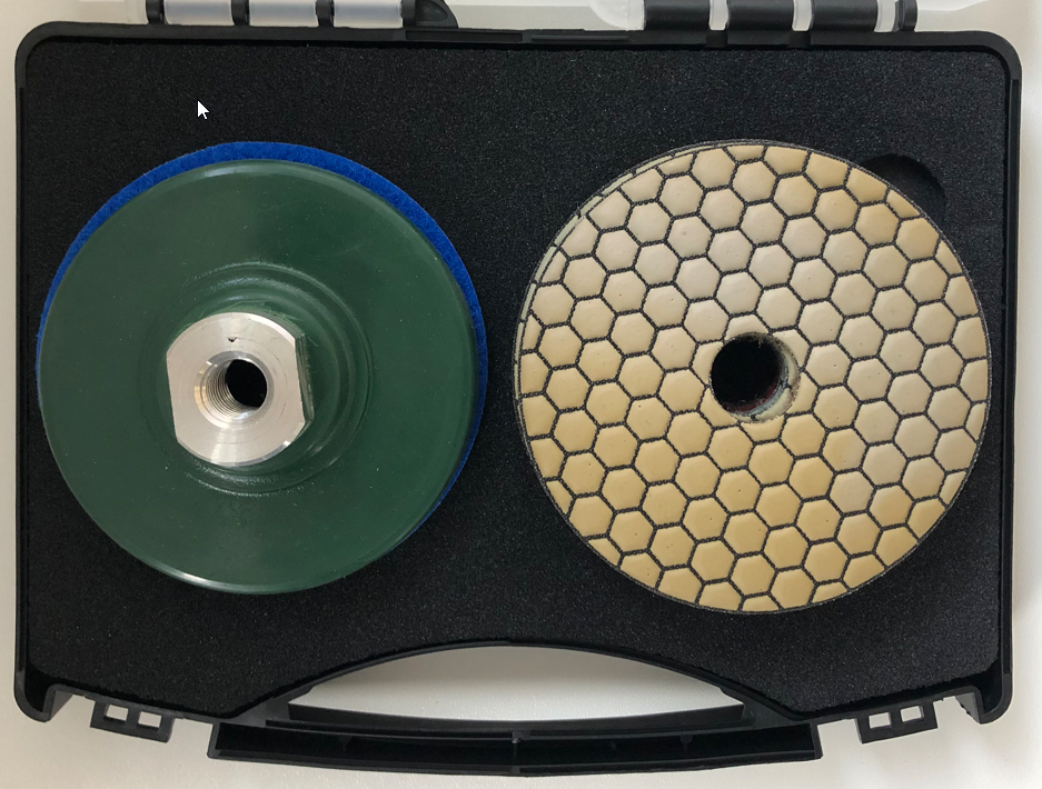 Diamant-Polierpads-Set  8 teilig und Koffer 
Polier Pads mit den Körnungen 
50,100,200,400,800,1500,3000 + Hafthalter 
Diewe 97110