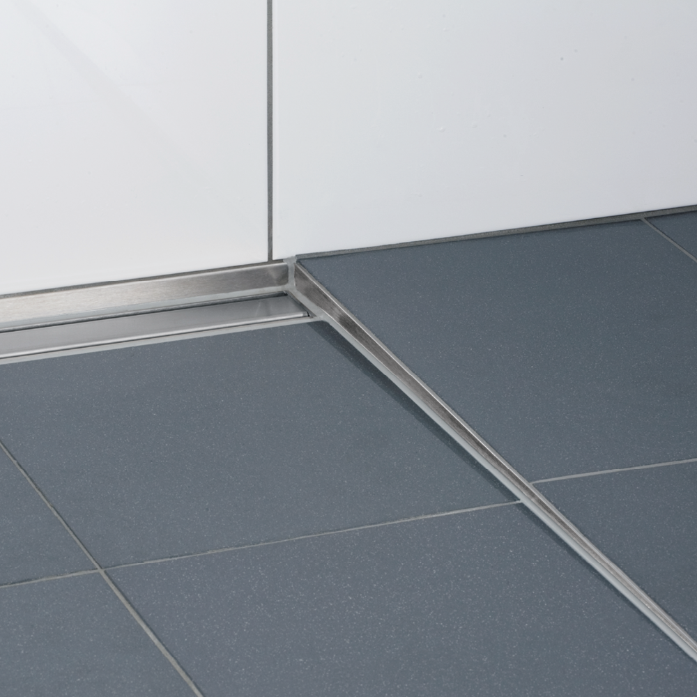 Abschlußschiene Aqua-Keil 200 cm lang, 0-40 mm Edelstahl gebürstet  rechter Anschlag 11 mm
Blanke 844-280B-110-R